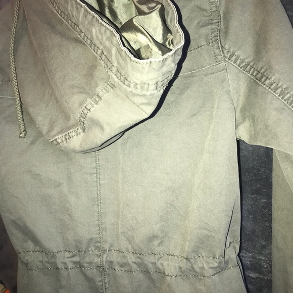 🧥 Army Color Jacket - Picture 5 of 5